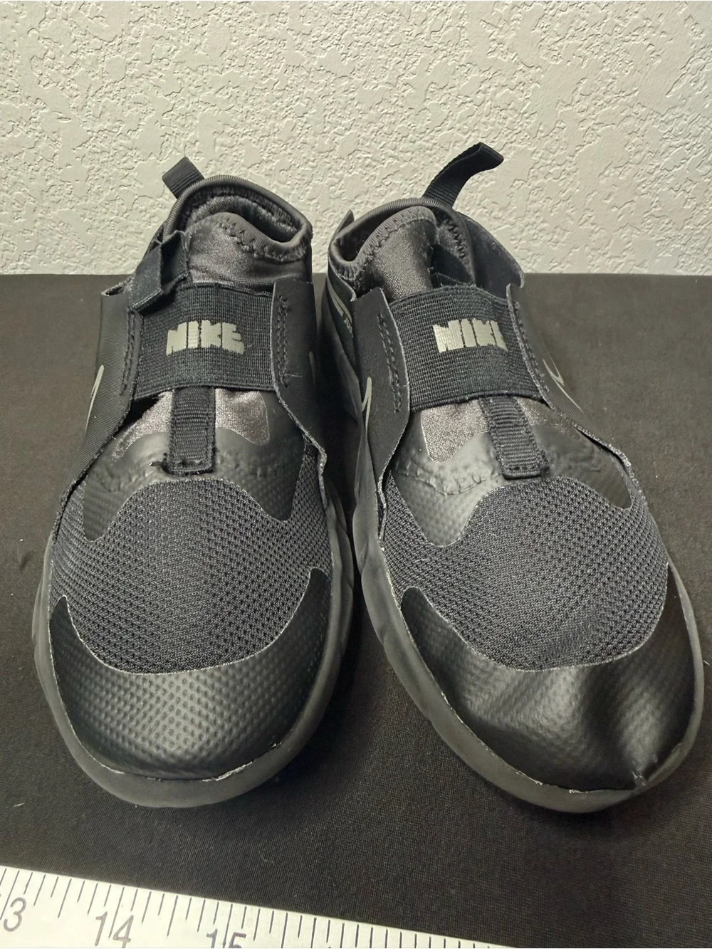 Nike DJ6040-001 Kids Athletic Sneakers Hook & Loop Mesh Low Top Black Gray 1.5Y